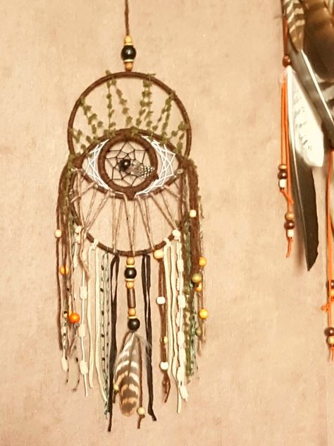 God's Eye - Dream Catcher Witchy House Decor, Diy Dream Catcher Tutorial, Making Dream Catchers, Witchy House, Glass Spider, Hippie Crafts, Spooky October, Dream Catcher Patterns, Dream Catcher Tutorial