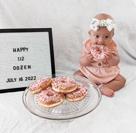 Donut Milestone Pictures, Happy Half Dozen 6 Months, Half A Dozen Donuts For 6 Months, Half Dozen Photo Shoot, 6 Month Baby Picture Ideas Half Birthday, 6 Month Old Photoshoot Ideas, Christmas Baby Photoshoot Ideas, Christmas Baby Photoshoot, Months Photoshoot