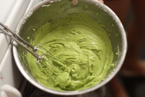 Matcha Frosting Recipe, Green Tea Cakes, Diy Truffles, Matcha Frosting, Diy Sauces, Creamy Matcha, Healthy Frosting, Green Tea Cream, Matcha Cream