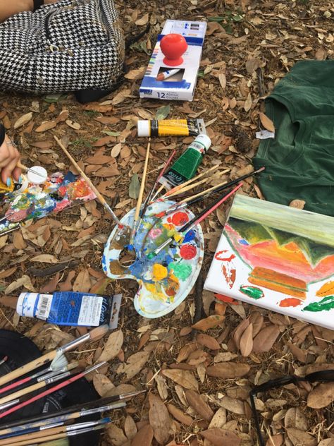 Park Day, Park Painting Aesthetic, Painting In The Park, Picnic And Painting Aesthetic, Picnic At Park Aesthetic, Park Picnic Aesthetic Friends, Painting In The Park Picnic, Art In The Park, 24th Birthday