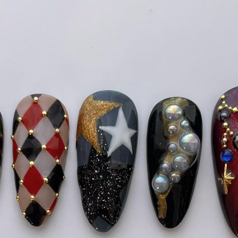 Circus Theme Nails, Circus Nails Designs, Cool Nail Inspo 2024, Carnival Nails Designs, Clown Nails, Circus Nails, Clown Theme, Carnival Nails, The Night Circus