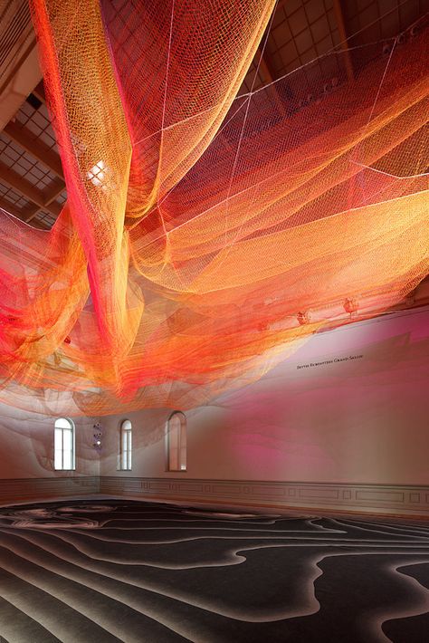 Vibrant Room-Sized Installations Turn Smithsonian Gallery into a Larger-Than-Life Work of Art Janet Echelman, Contemporary Abstract Art, Art Installation, Stonehenge, Land Art, Art Auction, Art Galleries, Hanging Art, Exhibition Design