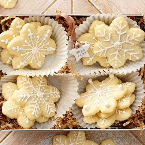 Vanilla-Butter Sugar Cookies Butter Sugar Cookies, Best Christmas Cookie Recipe, Cake Mug, Spritz Cookies, Snowflake Cookies, Best Christmas Cookies, Cut Out Cookies, Chewy Cookie, Sugar Cookies Recipe