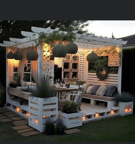 Pallet Gazebo, Pallet Gazebo Ideas, Palette Outdoor Furniture, Wooden Garden Gazebo, Garden Lighting Diy, Diy Gazebo, Gazebo Ideas, Pallet Patio, Garden Canopy