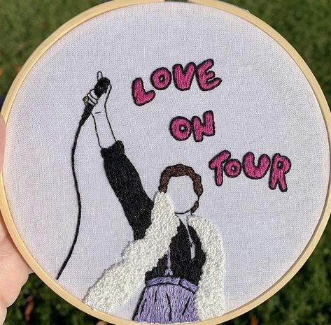 Inspo Art, Clothes Embroidery Diy, Jobs For Teens, Embroidery On Clothes, Shirt Embroidery, Embroidery Inspiration, Love On Tour, Diy Embroidery, Punch Needle