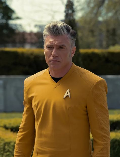 Star Trek Fashion, Star Trek Snw, Captain Pike, Christopher Pike, Stark Trek, Star Trek Actors, Star Trek Costume, Star Trek Strange New Worlds, Star Trek Crew