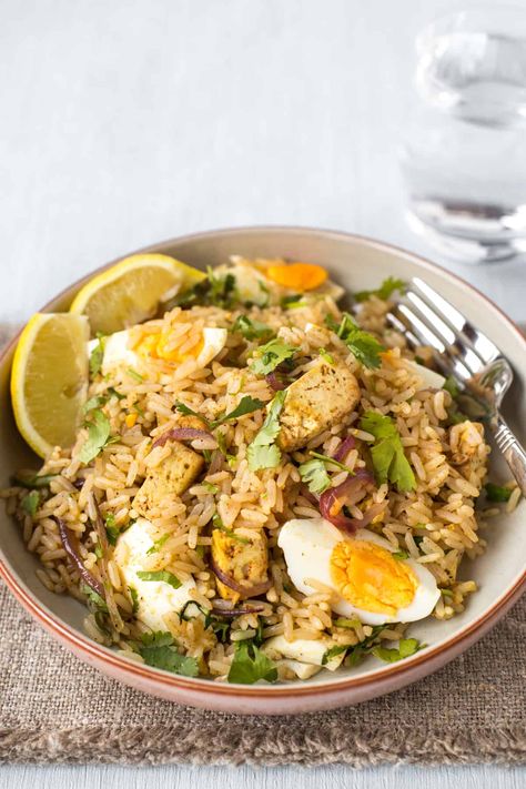 Smoked Tofu Recipe, Kedgeree Recipe, Tasty Gluten Free Recipes, Curried Rice, Tofu Pasta, Vegetarian Curry Recipes, Smoked Tofu, Curry Recipes Vegetarian, Hp Sauce