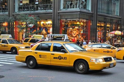 New-York City Nyc Taxi, New York Taxi, Ny Life, Yellow Taxi, Yellow Cabs, Nyc Aesthetic, Nyc Art, City Painting, Taxi Cab