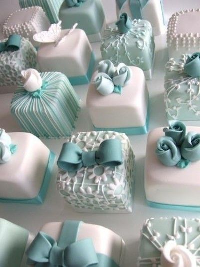 Torte Creative, Mini Wedding Cakes, Mini Torte, Tiffany Blue Wedding, Cake Mini, Small Wedding Cakes, Torte Cupcake, Mini Tortillas, Cake Pictures