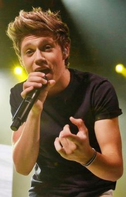 Niall Horan Imagines Protective, Niall Horan One Direction, Niall Horan Imagines, Niall Horan Baby, Gambar One Direction, Niall And Harry, One Direction Wallpaper, One Direction Photos, Irish Princess