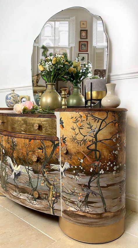 Chinoiserie Mural, Vintage Dressing Table, Vintage Furniture Makeover, Vintage Dressing Tables, Decoupage Furniture, Funky Painted Furniture, Funky Furniture, Art Deco Furniture, Furniture Finishes