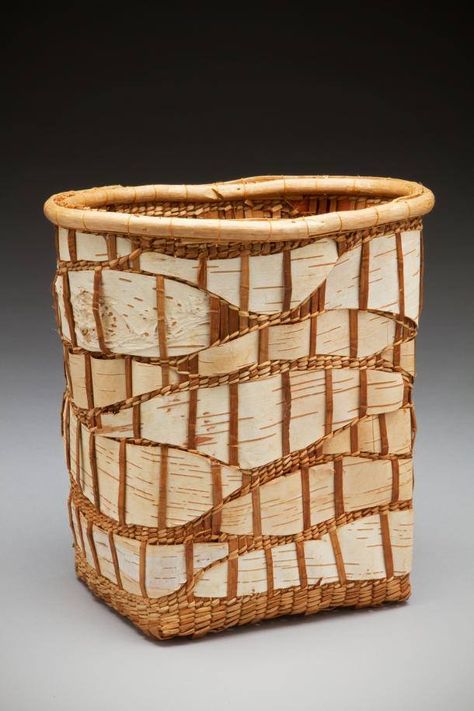 Birch Bark Crafts, Birch Bark Baskets, Basket Willow, Twig Furniture, Basket Weaving Diy, Native American Baskets, Willow Weaving, Pine Needle Baskets, Basket Crafts