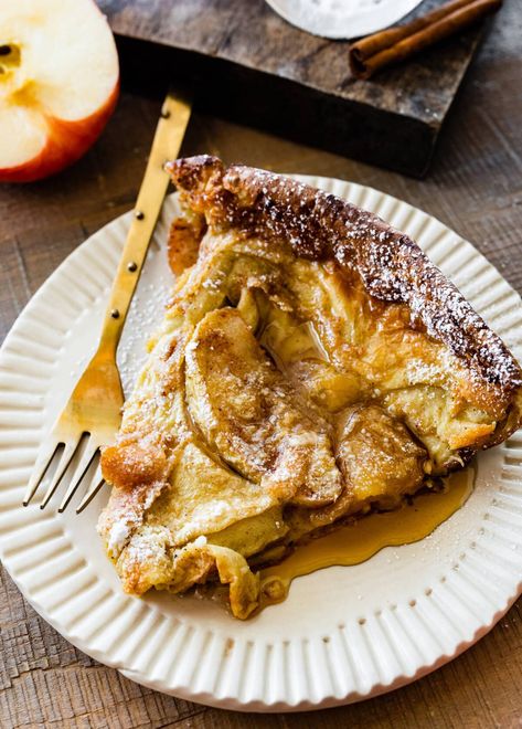 German Apple Pancake Recipe (AKA Apple Dutch Baby) - CucinaByElena German Apple Pancake Recipe, Apple Dutch Baby, German Apple Pancake, Apple Pancake Recipe, Puff Pancake, Flavored Pancakes, Pizza Appetizers, Dutch Baby Pancake, Apple Pancakes