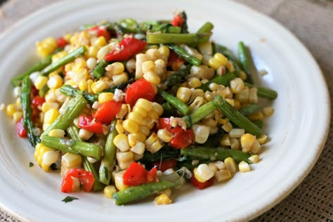 Summer Corn Salad with Asparagus Lobster Side Dishes, Southern Potluck, Elote Salad, Salad With Asparagus, Potluck Dessert, Vinegar Coleslaw, Charred Corn, Lobster Dishes, Grilled Corn Salad