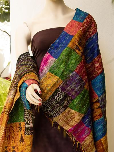 Kantha Embroidery Kurti, Kantha Embroidery Dupatta, Patch Work Dupatta Designs, Shawl Design Ideas, Duppattas Designs Ideas Embroidery, Patch Work Ideas, Kantha Work Dupatta, Patch Work Dupatta, Patchwork Shirts Women