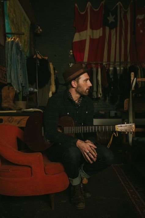 coldwindandiron: Katie, I remember when you posted this. Such a great picture. All credit to Jeremy Cowart, though.What an amazing photographer. Mat Kearney, Jeremy Cowart, Finding Style, New Americana, Musician Photography, Vsco Film, Photo Style, Music Artist, I Love Music