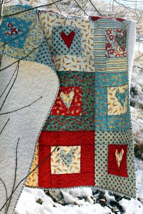 Quilts Made From Loved Ones Clothing, Heart Quilts Ideas, Heart Quilts Applique, Patchwork Quilts Patterns, Heart Quilt Blocks, Heart Quilt Patterns, Farm Quilts, Valentine Quilt, Quilt Heart