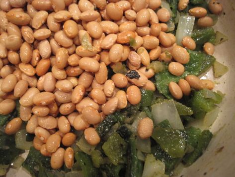 Mayacoba Bean Recipes, Mayacoba Beans, Mayocoba Beans, Magical Fruit, Beans Recipes, Sandwich Sauces, Spinach Quiche, Chunky Salsa, Green Chiles