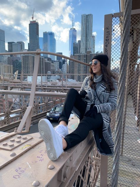 Brooklyn Ny Outfits, Fall New York Style, Brooklyn Bridge Outfit Winter, Photoshoot Ideas New York, Fall Outfits New York City, New York Outfits Fall Tourist, New York Aesthetic Outfits Fall, Outfits New York Winter, Winter Outfits In New York City