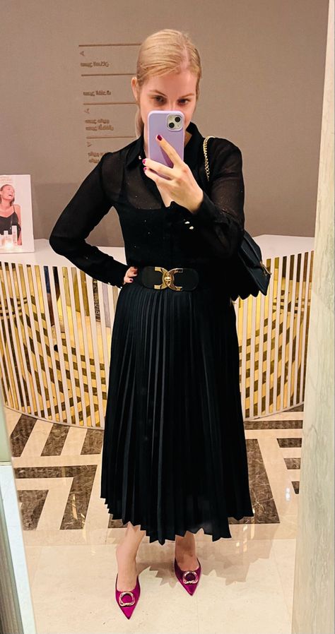 #black#skirt#belt#shirt#gold#purple#heels#zara#2022#Dubai#fashion#night#out# Formal Black Skirt With Belt, Black Skirt With Belt, Zara 2022, Belt Shirt, Purple Heels, Skirt With Belt, Dubai Fashion, Skirt Belt, Fashion Night