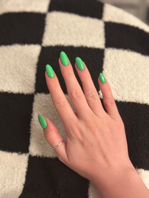 Bright Green Almond Nails, Apple Green Nails, Neon Nails Green, Kelly Green Nails, Green Neon Nails, Bright Green Nails, Green Nails Summer, Nails London, Summer Nails Neon