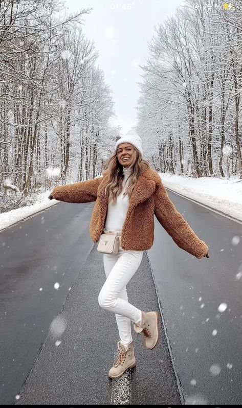 Winter White Outfit, New Look Fashion, Snow Outfit, Ushuaia, Punjabi Suit, Punjabi Suits, White Outfits, Winter Fashion Outfits, Winter White