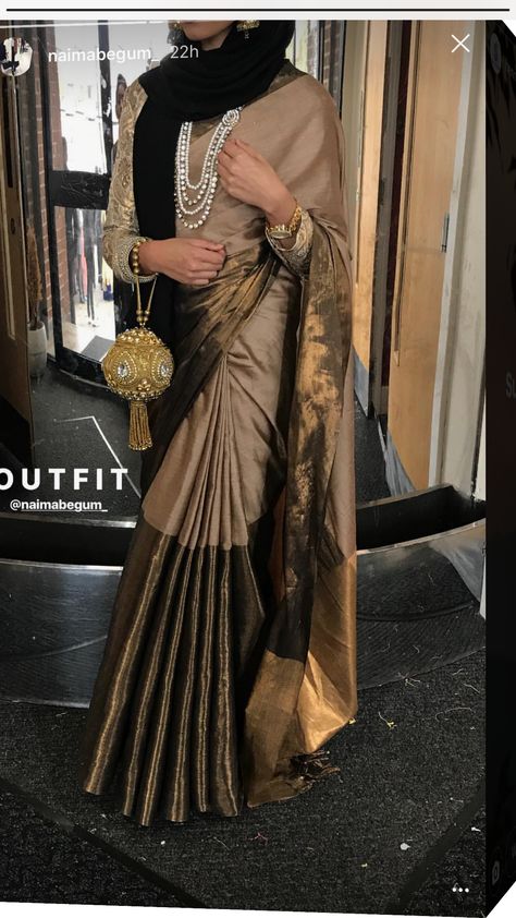 Saree Wedding Sari With Hijab, Saree In Hijab, Muslim Saree Style, Hijabi In Saree, Muslim Saree Hijab Fashion, Black Saree With Hijab, Hijab On Saree, Modest Saree Blouse, Saree With Hijab Ideas