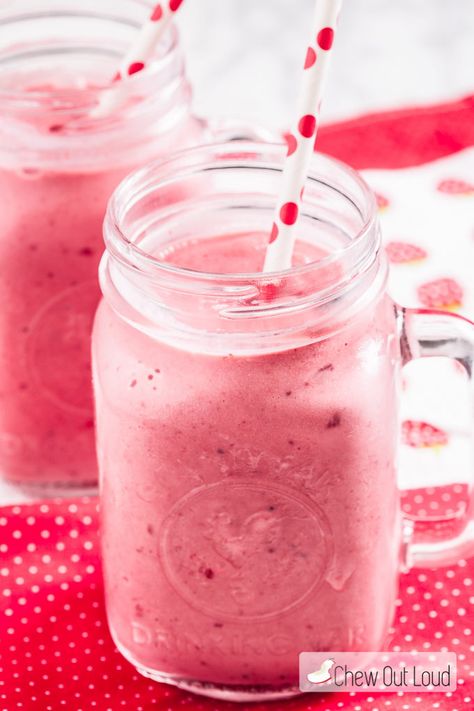 Strawberry Julius Recipe, Frozen Strawberry Smoothie, Strawberry Daiquiri Recipe, Orange Julius Recipe, Bullet Recipes, Magic Bullet Recipes, Weight Watcher Smoothies, Daiquiri Recipe, Sliced Strawberries