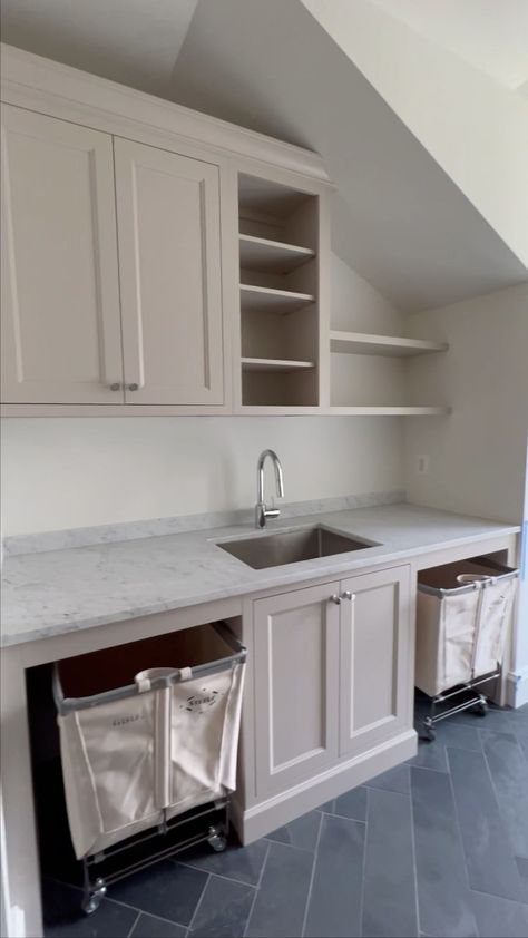 rosewoodnb on Instagram: What is in this Laundry Room? We love a laundry room that is not only beautiful but that is also full of storage and functionality. We… Laundry Room Linen Storage, Laundry Room With No Windows, Outdoor Laundry Area, To Hang Clothes, Fold Laundry, Marble Counters, Hang Clothes, Dream Laundry Room, Mud Rooms