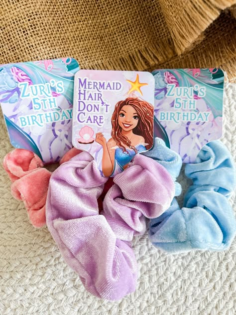 Black Mermaid Hair, Mermaid Favors, Little Mermaid Birthday Party, Mermaid Favor, Little Mermaid Party, Mimi Birthday, Small Birthday Parties, Mermaid Pool Parties, Little Mermaid Live Action