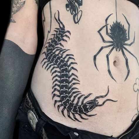 Long Arm Tattoo, Emo Tattoo Ideas, Centipede Tattoo, Tato Tradisional, Emo Tattoos, Jagua Henna, 16 Tattoo, Funky Tattoos, Insect Tattoo