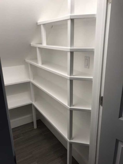 Pantry Shelves Diy, Under Stairs Cupboard Storage, Under Stairs Pantry, Diy Pantry Shelves, Closet Under Stairs, Stair Shelves, تحت الدرج, Stairs Renovation, Pantry Shelves