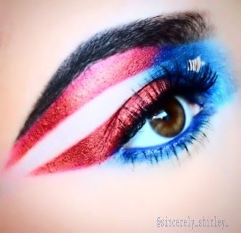 Puerto Rican Inspired Makeup    #PuertoRico #makeup #makeupideas #eyeshadow #eyeshadowideas #flag | Puerto Rican Flag Puerto Rican Makeup Looks, Puerto Rico Makeup, Makeup Pride, Makeup Look Ideas, Hacks Lifehacks, Halloween Week, Puerto Rican Flag, Makeup Easy, Bedroom Eyes