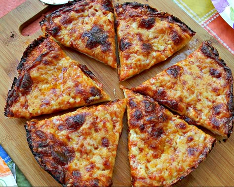 New England Bar Pizza Recipe, New England Bar Pizza, Bar Pizza Recipe, New England Recipes, Bar Pizza, England Recipes, Pizza Oven Recipes, Pizza Pies, Bbq Sausage