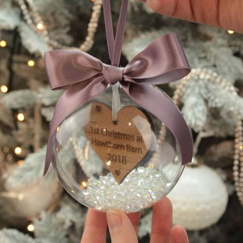 Bumps First Christmas, Clear Christmas Ornaments, Idee Cricut, Personalised Christmas Decorations, First Christmas Married, Christmas Tree Baubles, Handmade Christmas Gifts, Christmas Bauble, Christmas Delivery