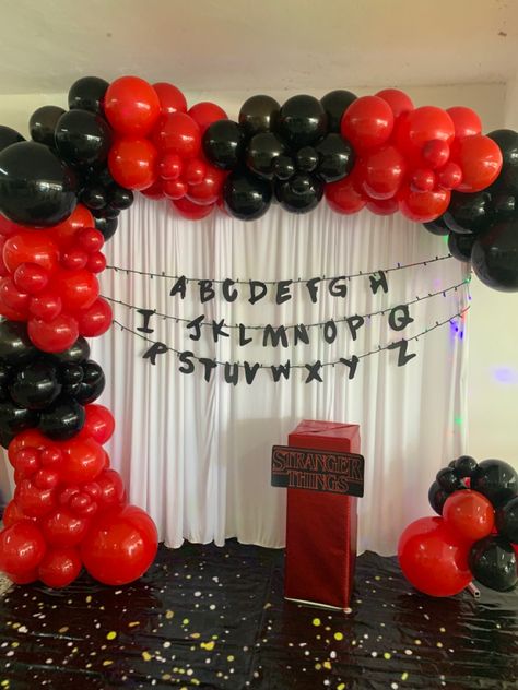 Stranger Things Photobooth, Stranger Things Balloons, Stranger Things Backdrop, 34 Birthday, Stranger Things Halloween Party, Halloween Party Backdrop, Stranger Things Theme, Stranger Things Halloween, 34th Birthday