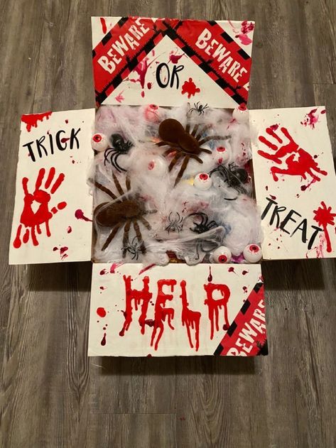 halloween care package ideas Halloween Box Ideas Scary, Spooky Boxes Ideas, Things To Put In A Care Package For Boyfriend, Halloween Spooky Box Ideas, Diy Halloween Box Decoration, Halloween Crafts For Boyfriend, Diy Horror Gifts, Diy Halloween Gifts For Boyfriend, Diy Halloween Gifts For Adults