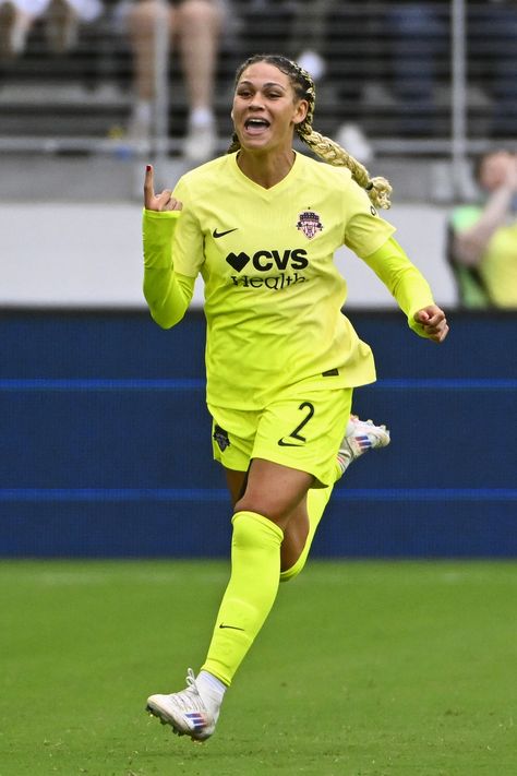 Trinity Rodman (Washington Spirit) #soccer #nwsl Washington Spirit, Trinity Rodman, Uswnt Soccer, Soccer Stars, Womens Football, Football Soccer, Soccer Players, Football Players, Sports Women