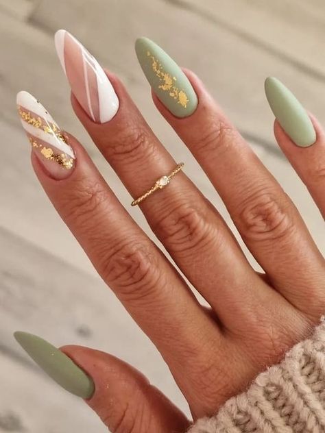 green and white acrylic nails with gold foils Green Fall Nails, Gradient Nail Design, Shape Nails, Green Nail Art, Green Nail Designs, Coffin Shape, Simple Nail Art Designs, Fall Nail Colors, Beautiful Nail Designs