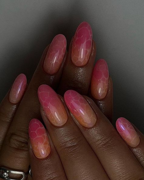 Inspo • Instagram Peach Aura Nails, Coral Aura Nails, Pool Water Nails, Orange Seashell Nails, Aura Nails Pink And Orange, Pink And Orange Airbrush Nails, Pool Nails, Water Nails, Gradient Nails