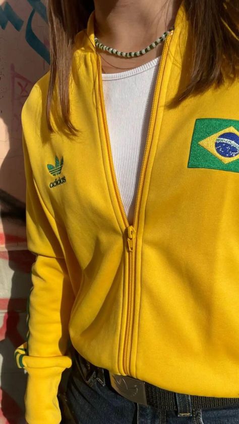 Brazil Jacket, Vintage Brazil, Jersey Outfits, Clothing Tips, Adidas Vintage, Jersey Outfit, Adidas Outfit, Green Hoodie, Neymar