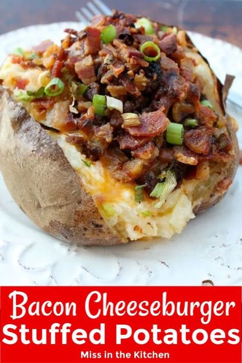 Baked Potato Fillings, Sides Potatoes, Baked Potato Dinner, Bacon Cheese Burger, Baked Potato Toppings, Potato Food, Baked Potato Bar, Food Vendor, Stuffed Potatoes