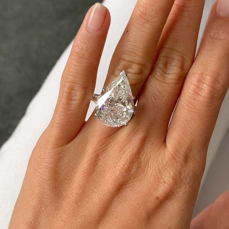 The Clear Cut on Instagram: “Big diamond energy 🍐(15ct pear shape)” Pear Shaped Diamond Ring, Pear Shaped Ring, Pear Ring, Big Diamond, Pear Cut Diamond, Pear Shaped Diamond, Pear Diamond, Pear Cut, Pear Shape