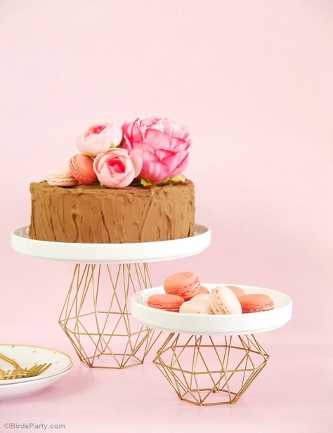 Cake Stand Ideas, Homemade Cake Stands, Geometric Cake, Diy Cake Stand, Metal Cake Stand, Cake And Cupcake Stand, Stand Ideas, Homemade Cake, Dessert Stand