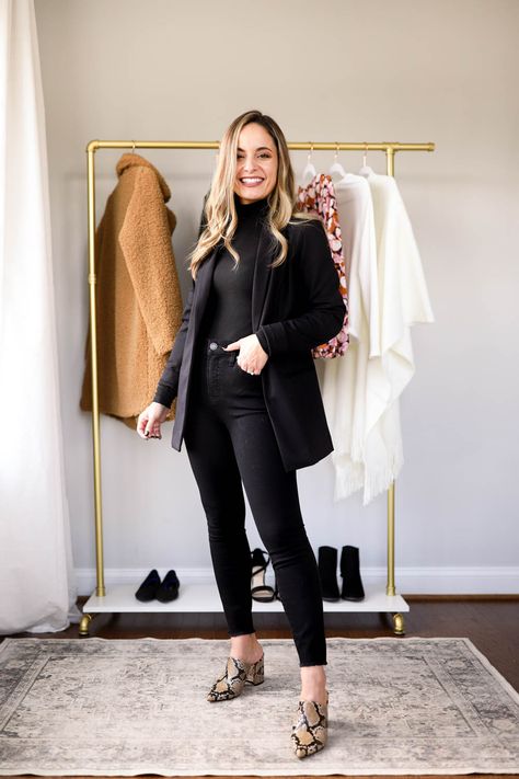 7 Ways to Wear Black Jeans - Pumps & Push Ups Petite Fashion Winter, White Jeans Women, Women Jean Shorts, All Black Outfit For Work, Jeans Outfit For Work, Jean Shorts Women, Black Blazer Outfit, Black Jeans Women, Black Jeans Outfit