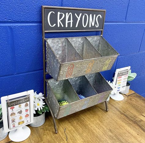 Crayon Storage Classroom, Yurt Classroom, Crayon Storage Ideas, Crayon Organizer, Math Choice Boards, Crayon Storage, Crayon Organization, Storage Hack, Making Crayons