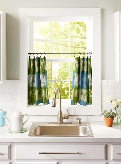 kitchen-window-classic-cafe-curtains-0fe3854e Diy Kitchen Window Treatments, Tension Rod Curtains, Window Curtain Designs, Farmhouse Window Treatments, Bathroom Window Treatments, Tension Rods, Diy Window Treatments, Diy Shutters, Window Projects