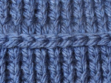 How To Knit The Lateral Braid - Purl Avenue Knitting Stitch Patterns, Crochet Knit Stitches, Knitting Tutorials, Knitting Instructions, Knitting Tips, Knit Stitches, Circular Knitting Needles, Knit Stitch Patterns, How To Knit