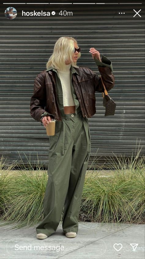 Brown Biker Jacket, American Casual Style, Thrift Inspo, Fashion Fails, Elbow Pads, Elsa Hosk, Leather Jacket Outfits, Brown Outfit, Looks Street Style