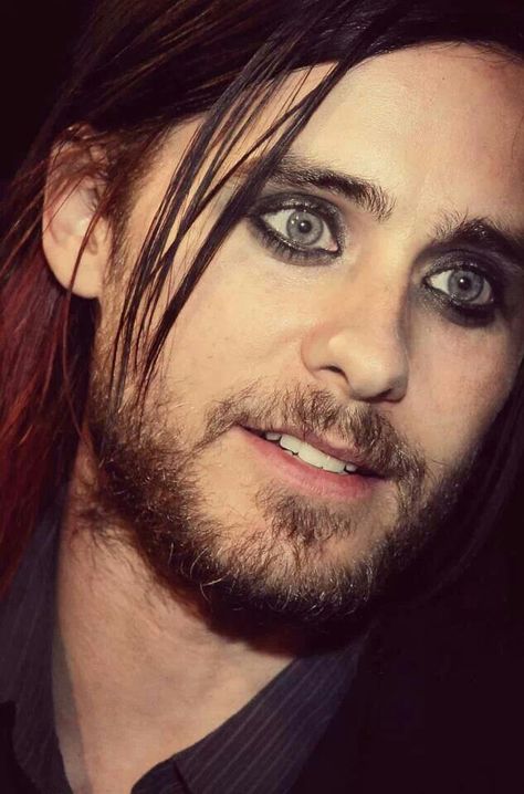 Jared Leto.  Another gorgeous (probably stinky) guy to lust after. Guy Liner, Dave Navarro, Thirty Seconds To Mars, Punk Makeup, Hollywood Men, Val Kilmer, Blurred Lines, Shannon Leto, Eyes Blue